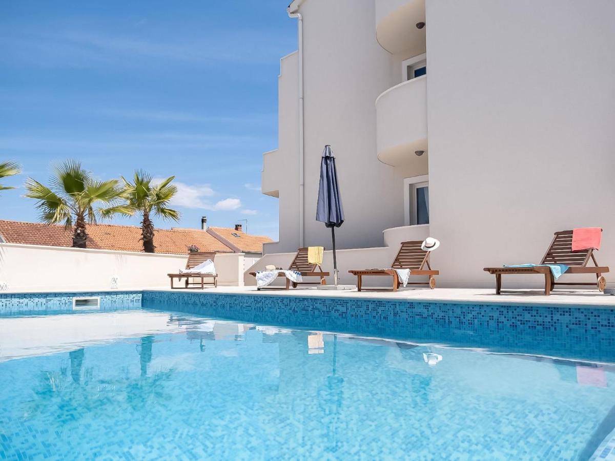 2 Pools-4 By Interhome Apartmán *