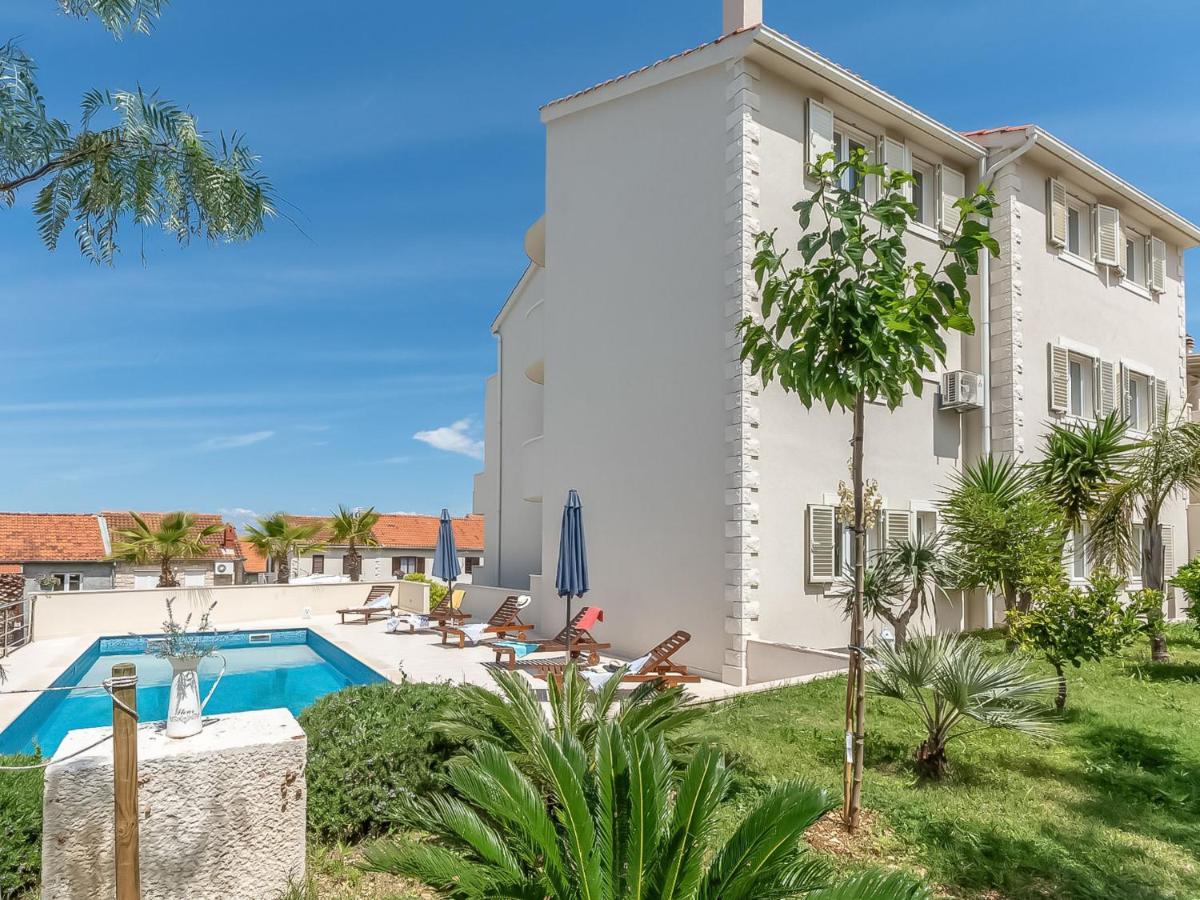 2 Pools-4 By Interhome Apartmán
